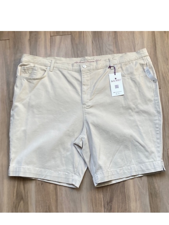 Gloria Vanderbilt Pants - Gloria Vanderbilt Amanda Bermuda Short flawless stretch classic rise 24W